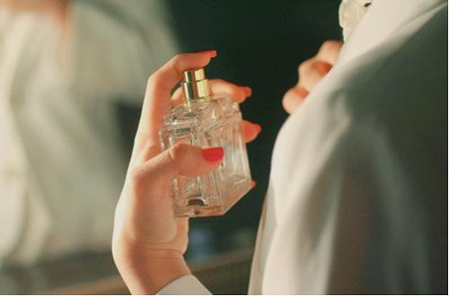 香水消泡劑應(yīng)用圖 香水消泡劑應(yīng)用圖